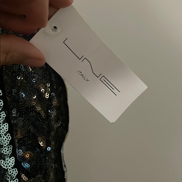 Gorgeous sequenced camisole. - Picture 3 of 4